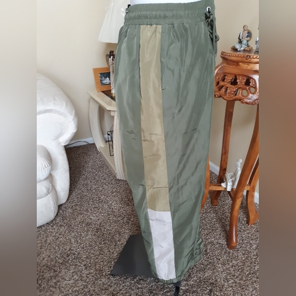 Calvin Klein Performance Joggers M EUC - Picture 3 of 11